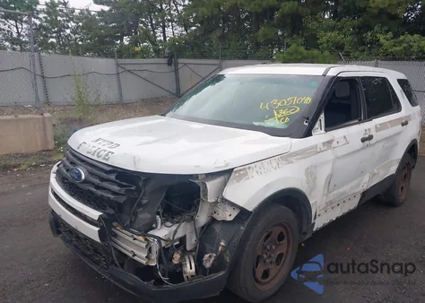 2016 Ford Police Interceptor z USA, uszkodzony, nr VIN 1FM5K8AR9GGC42360